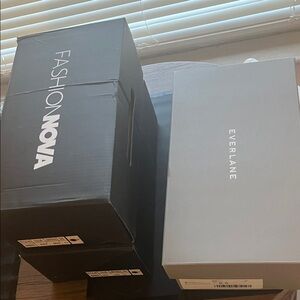 Everlane Gray Shoe Box & 2 Fashionova